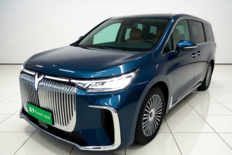 岚图汽车 岚图梦想家 2025款 PHEV 四驱尊贵鲲鹏版