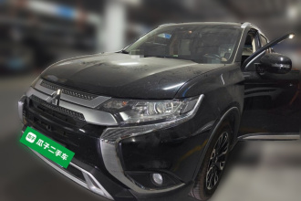 三菱 欧蓝德 2020款 2.0L 两驱畅享版 5座