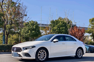 奔驰A级 2019款 改款 A 200 L 运动轿车