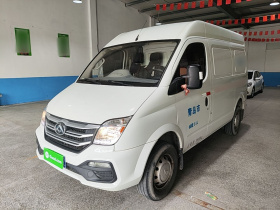 上汽大通MAXUS 新途V80 2021款 2.0T 手动经典城配王短轴中顶3座