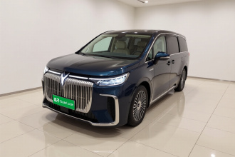 岚图汽车 岚图梦想家 2025款 PHEV 四驱旗舰鲲鹏版