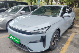 吉利银河 银河L6 2024款 125km PLUS 龙腾版