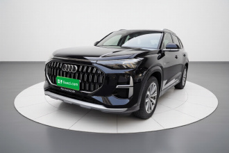 奥迪Q6 2024款 45 TFSI quattro 齐云型 羽林套装 7座