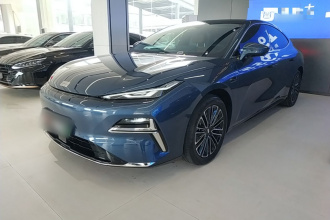 吉利银河 银河星耀8 2025款 130km EM-i 尊贵版