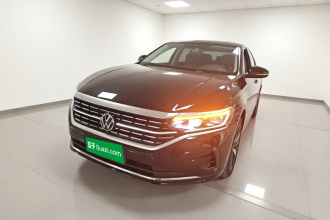 大众 帕萨特 2025款 出众款 380TSI 龙耀版