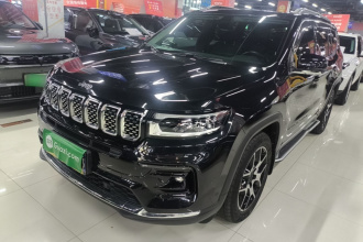 Jeep 大指挥官 2022款 2.0T 两驱豪华版