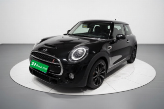 MINI 2019款 2.0T COOPER S 经典派