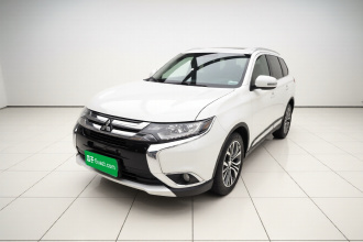 三菱 欧蓝德 2018款 2.0L 两驱荣耀版 5座