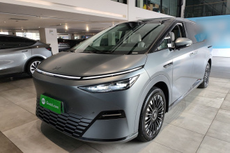 小鹏X9 2025款 650长续航 Max