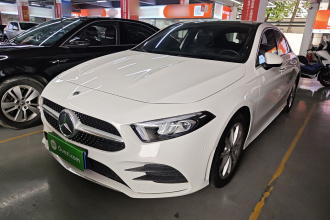 奔驰A级 2022款 改款 A 200 L 运动轿车动感型