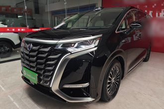 腾势D9 2025款 DM-i 智驾版 1020 四驱旗舰型