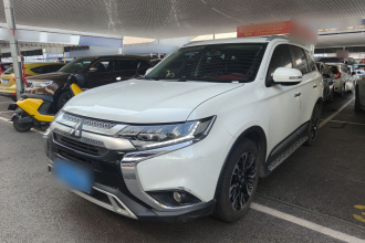 三菱 欧蓝德 2019款 2.4L 四驱致享版 5座 国VI