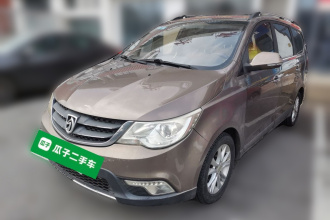 宝骏730 2014款 1.5L 手动豪华导航ESP版 7座