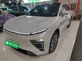 星途 星纪元 ET 2025款 增程 240 Max四驱城区辅助驾驶