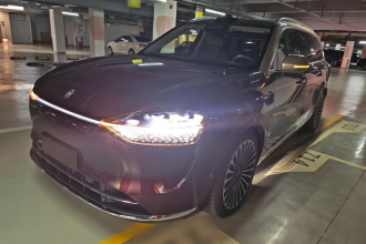 鸿蒙智行 问界M9 2025款 增程 Ultra版 52kWh 6座版 (192线激光雷达）