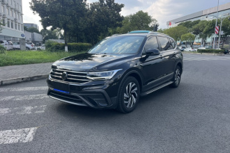 大众 途观L 2024款 出众款 300TSI 自动两驱龙腾版