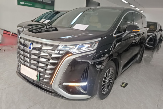 腾势D9 2022款 DM-i 970 四驱尊荣型