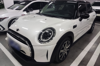 MINI 2023款 改款 1.5T COOPER 艺术家 五门版