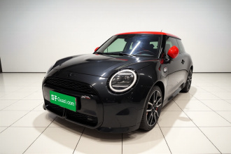 电动MINI COOPER 2024款 452km COOPER SE 赛车手