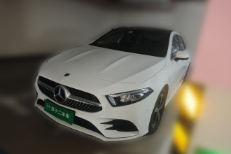 奔驰A级 2022款 改款二 A 200 L 运动轿车时尚型
