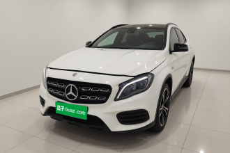 奔驰GLA 2018款 GLA 220 4MATIC 运动型