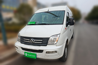 上汽大通MAXUS 新途V80 2021款 2.0T AMT经典傲运通127PS中轴中顶6/7/8/9座