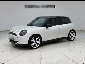 电动MINI COOPER 2024款 456km COOPER E 经典派