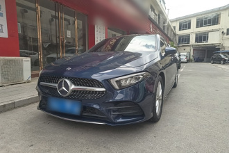 奔驰A级 2019款 改款 A 200 L 运动轿车