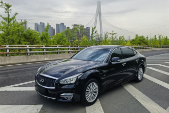 英菲尼迪Q70 2019款 Q70L 2.0T 精英版 PLUS