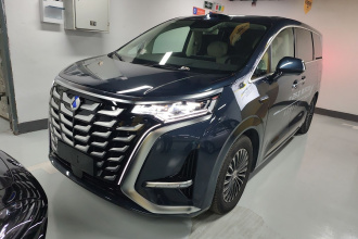 腾势D9 2025款 DM-i 智驾版 1020 四驱旗舰型