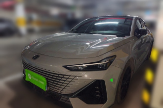 长安UNI-V 2022款 1.5T 尊贵型