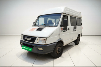 依维柯得意 2017款 2.5T A35客车5-7座47Z5