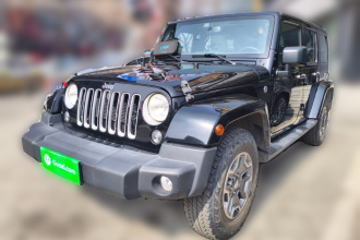 Jeep 牧马人 2017款 3.0L Sahara 四门舒享版