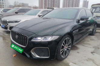捷豹XFL 2021款 XFL 2.0T P250 两驱尊享豪华版