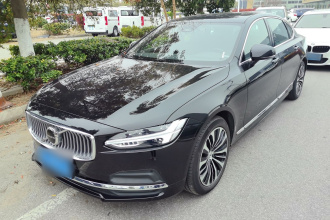 沃尔沃S90 2025款 B5 智逸豪华版