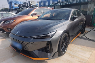 长安UNI-V 2024款 1.5T 尊贵运动型