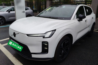 沃尔沃XC70插电式混动 2026款 四驱超长续航Core