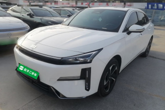 吉利银河 银河L6 2025款 EM-i 140km 星舰版