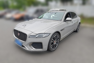 捷豹XFL 2023款 XFL 2.0T P250 两驱尊享豪华版