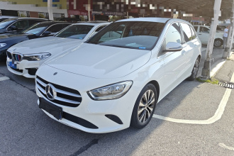 奔驰B级 2022款 B 180 时尚型