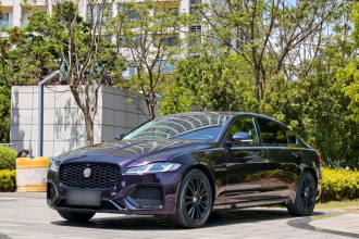 捷豹XFL 2021款 XFL 2.0T P250 两驱尊享豪华版