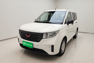 五菱汽车 五菱宏光PLUS 2020款 1.5L 手动标准型 5座