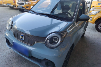 华晨新日i03 2021款 318km 31.45kWh