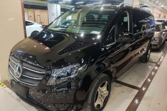 奔驰 威霆 2023款 2.0T 商务版 7座