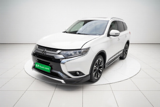 三菱 欧蓝德 2020款 2.4L 四驱致享版 7座