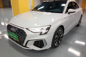 奥迪A3 2023款 改款 A3L Limousine 35 TFSI 时尚运动型
