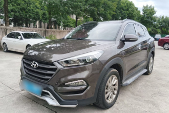 现代 途胜 2015款 1.6T 双离合两驱智能型