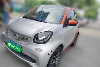 smart fortwo 2016款 0.9T 66千瓦硬顶先锋版