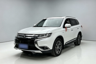 三菱 欧蓝德 2018款 2.4L 四驱精英版 5座
