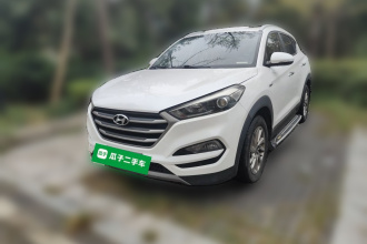 现代 途胜 2015款 1.6T 双离合两驱智能型